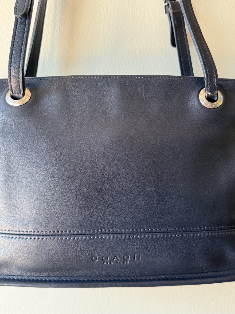 Vintage classic 1998 Coach Bucket Slim Shoulder Bag / Tote (Style No. 4243) - Picture 2 of 8